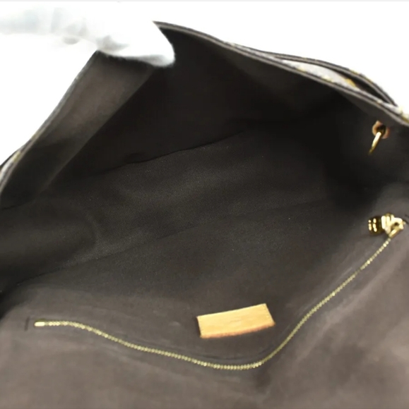 Louis Vuitton Monogram Menilmontant PM - Picture 8 of 16